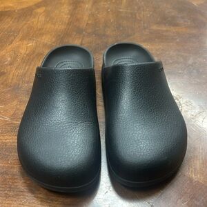 Croc slides